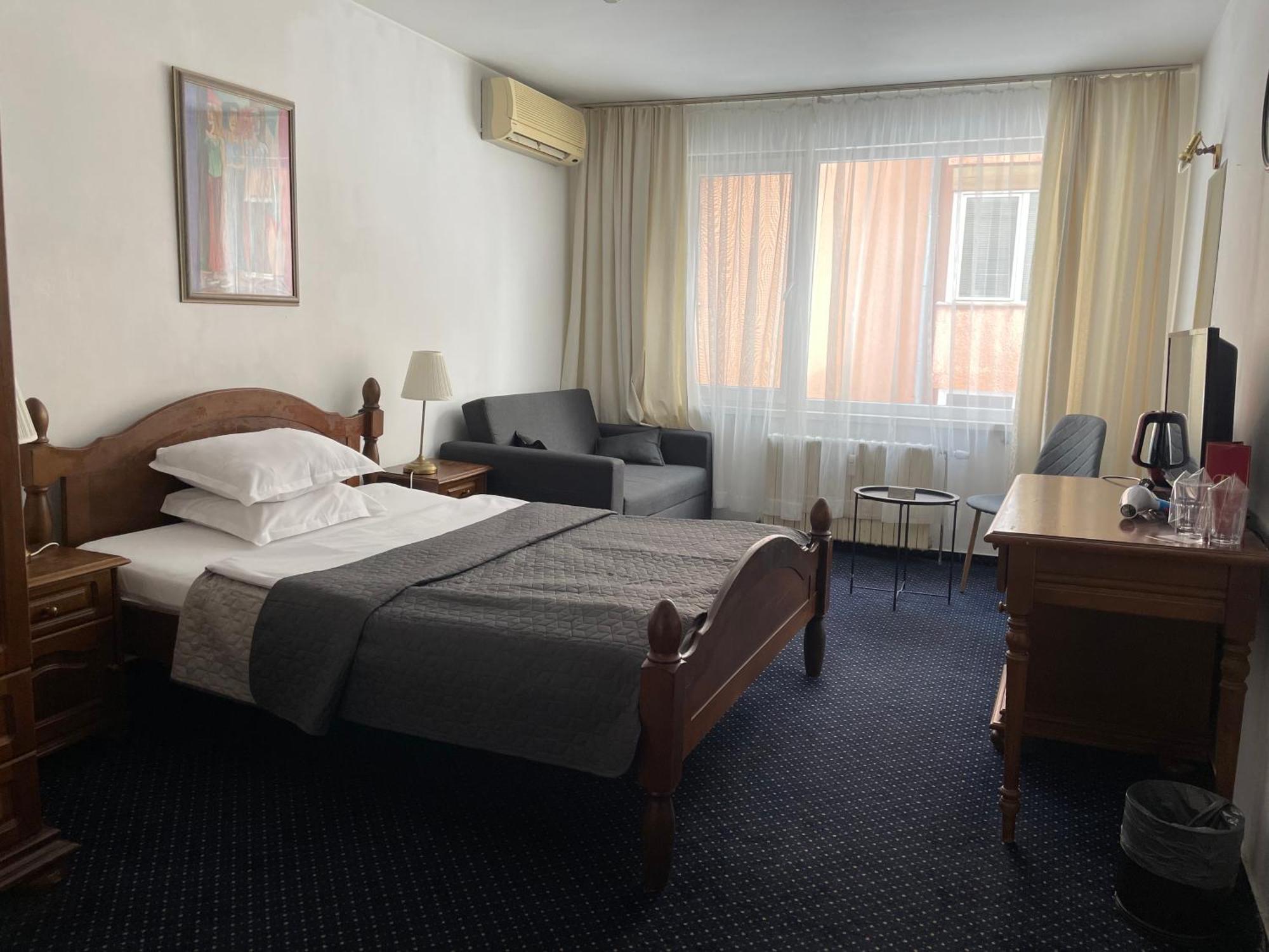 Rotasar Hotel 2*